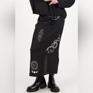 Me369 Valery slim magic black white graphic midi skirt size large